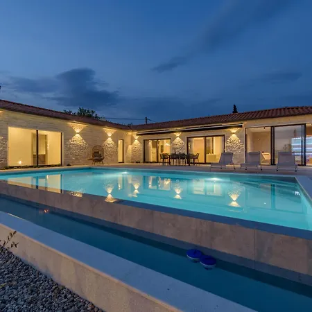 Lumina - Zen With Sauna Near Biograd