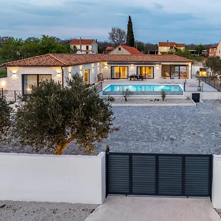 Lumina - Zen With Sauna Near Biograd Villa *